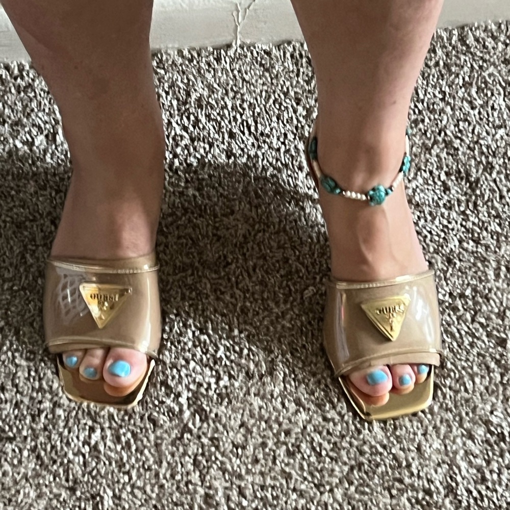 Guess Lucy slip-on kitten heels